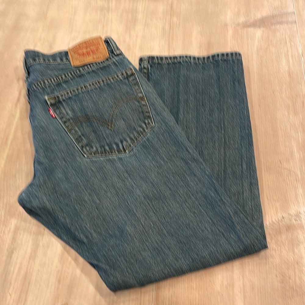 Levi’s | 32x30 | denim relaxed, straight jeans - Picture 3 of 8